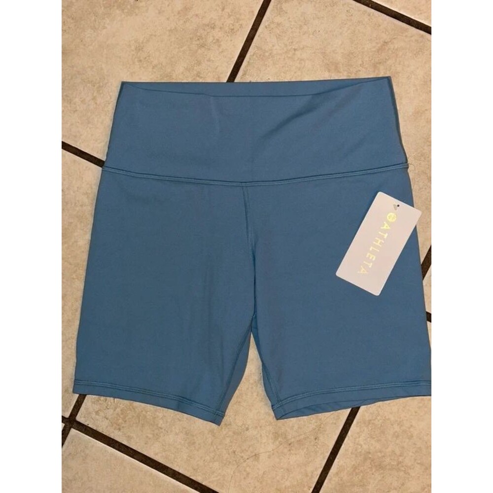 NWT Athleta Transcend 7” Shorts Size Large